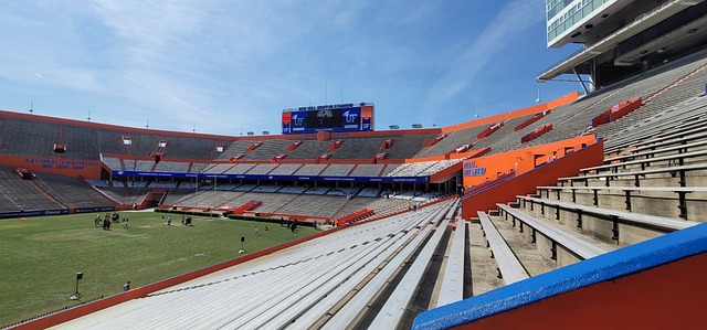 多与队友互 多与队友互